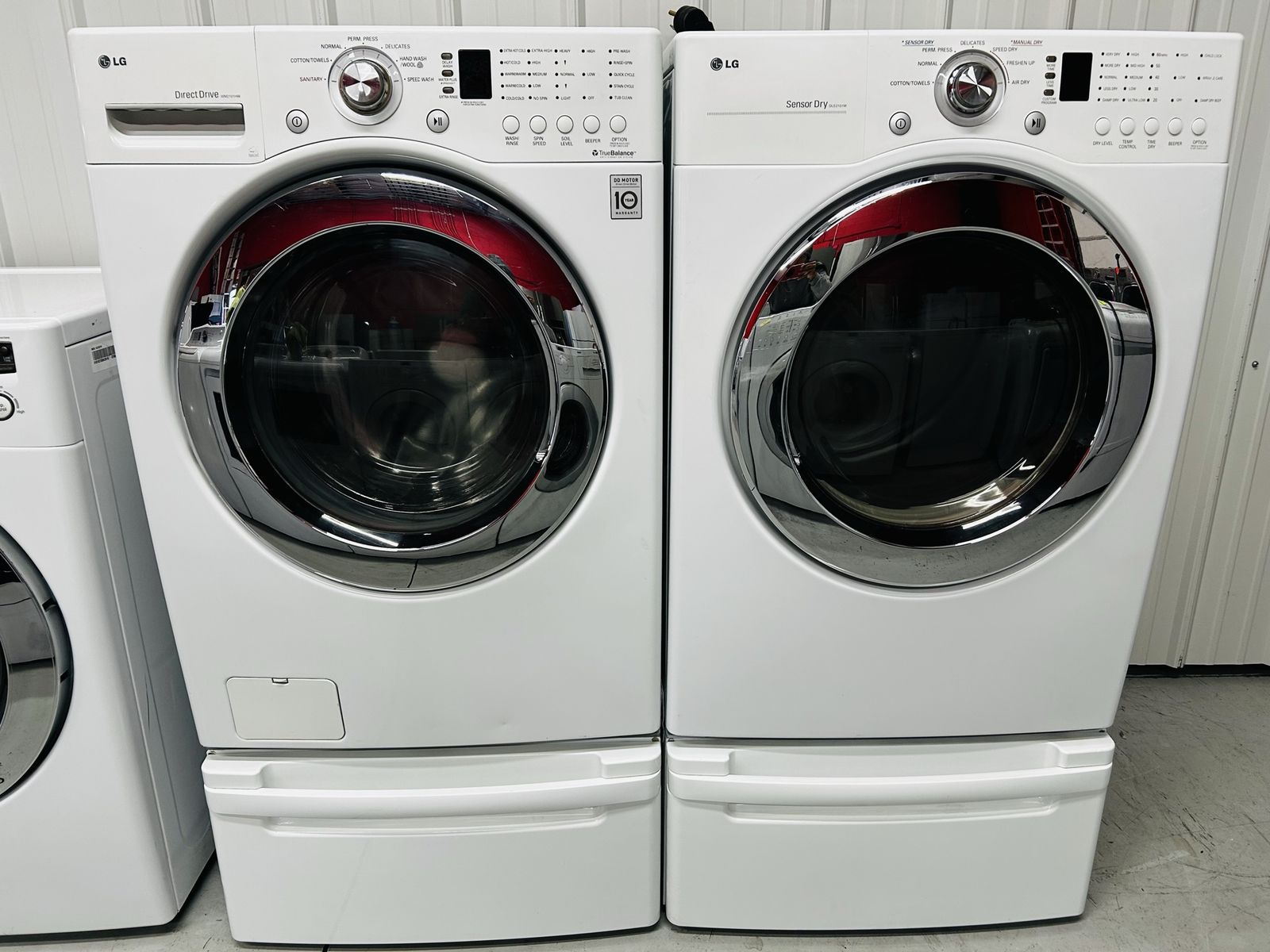 Lg Electric Front Load Set With Pedestals