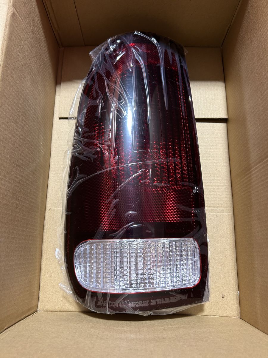 97-07 F150-250 RT & LT Tail Light