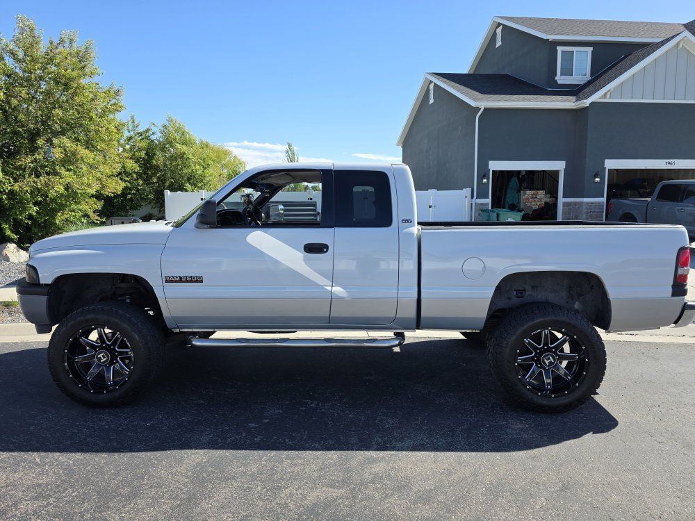 1999 Dodge Ram 2500 Laramie SLT