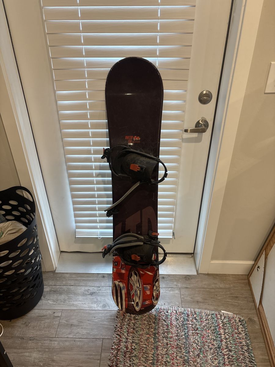 132Cm Ltd kids Snowboard