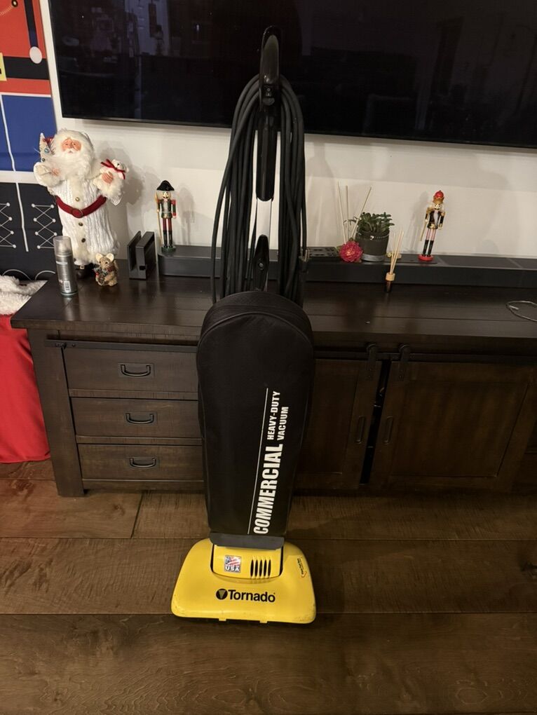 Tornado Commercial Vaccum