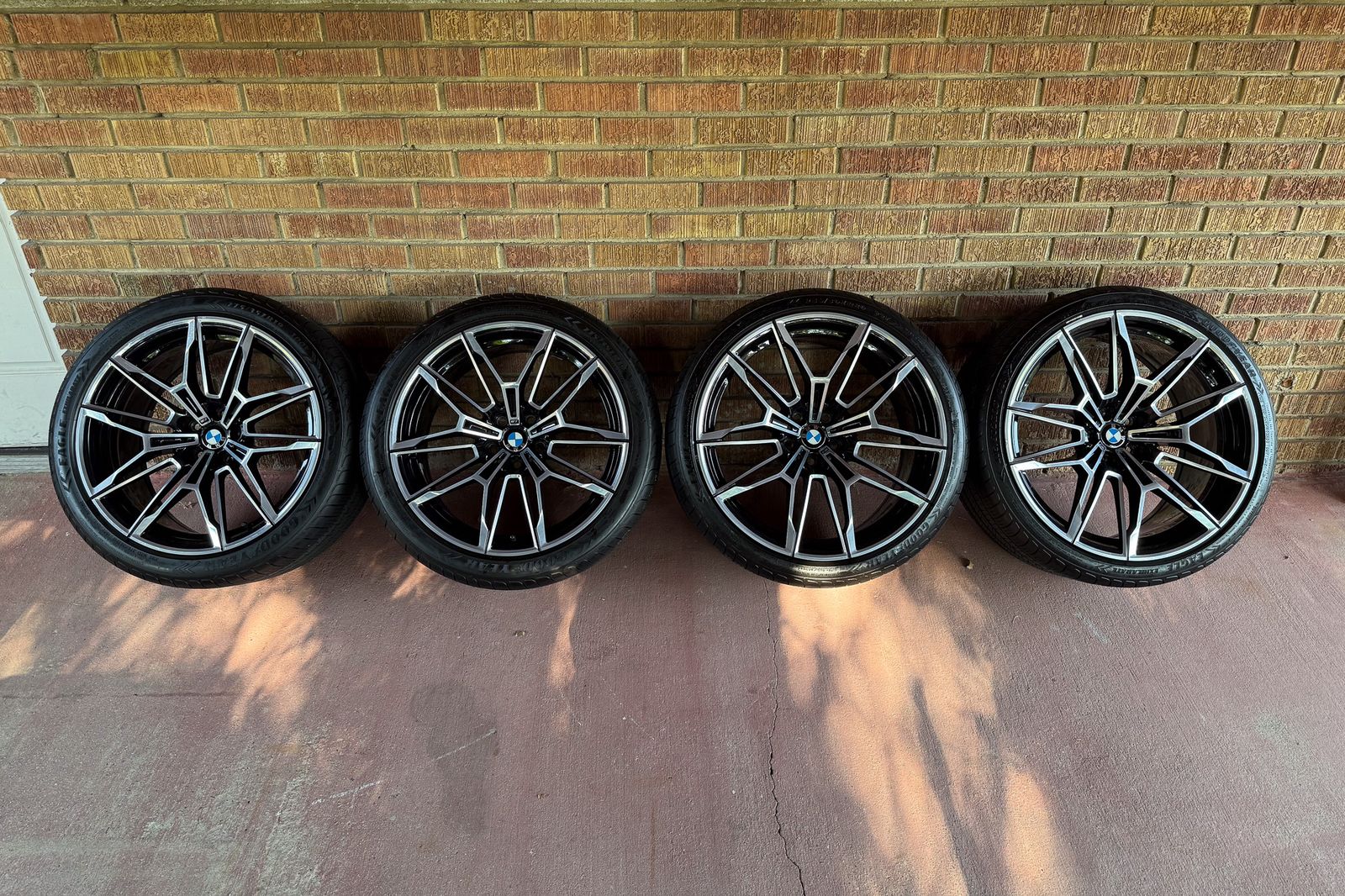 BMW 825M Bi-color Wheels - New tires