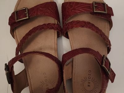 Red Brioso Solera Tooled Leather Sandals size 9.5