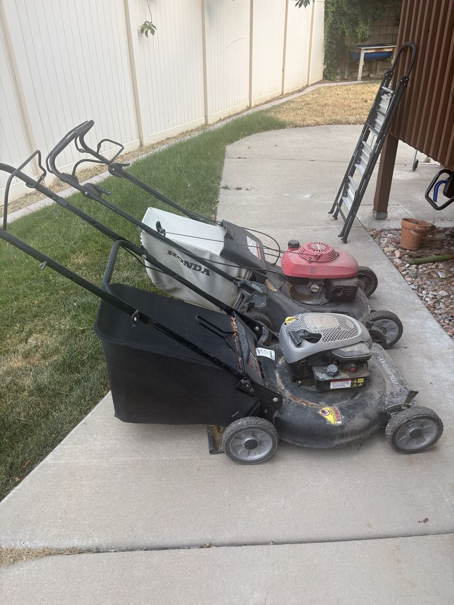 Craftsman WC2200 2-Cycle 25cc Gas String Trimmer & Two Lawn Mowers Honda & Craftsman