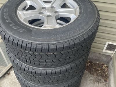Jeep LT245/75R17 Tires & Wheels - Set of 5 with TPMS