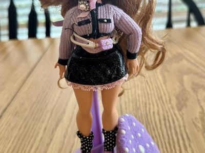 LOL Surprise OMG Pose Fashion Doll