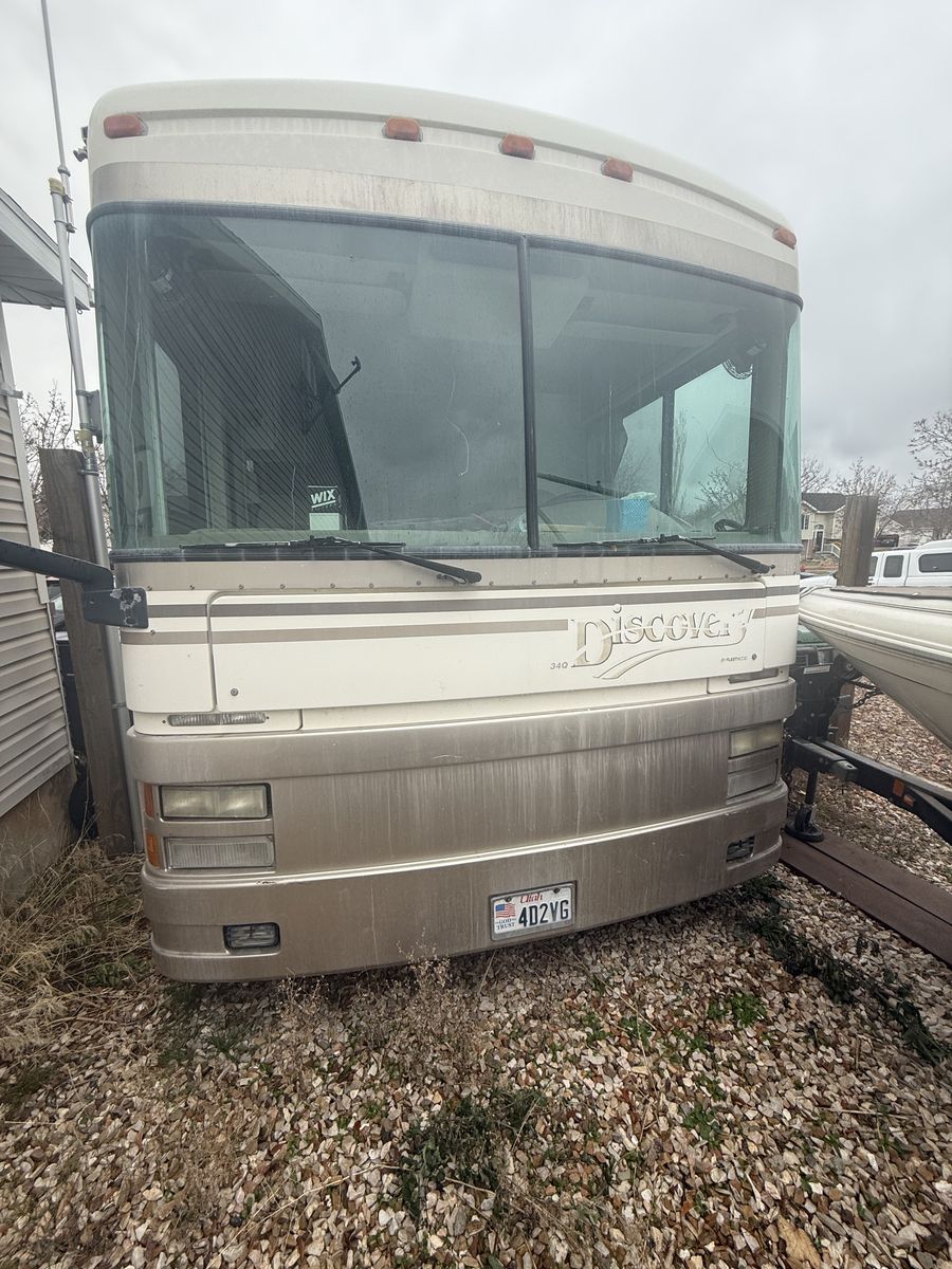 2000 Discovery 34Q - 5.9 Cummins Engine