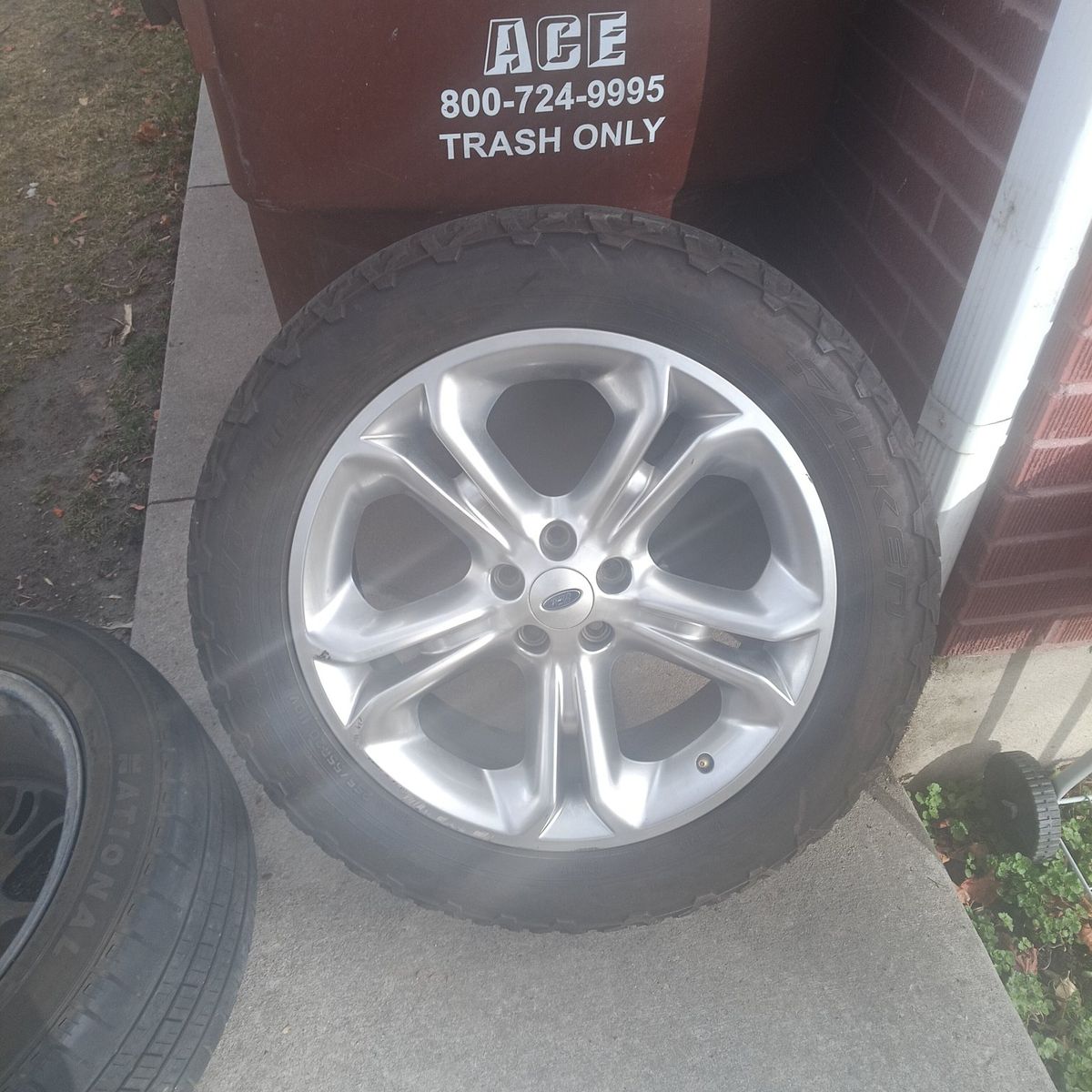 set(4) 20 in ford explore(5×114.3) wheels w/tires