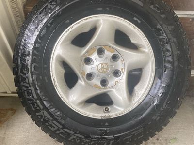 4 Toyota OEM Alloy Wheel with Wild Country Trail 4SX Tire (265/70R16)
