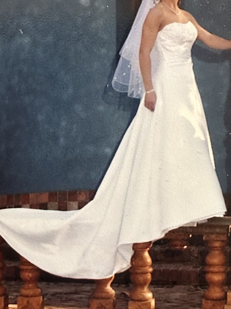 Wedding dress rental