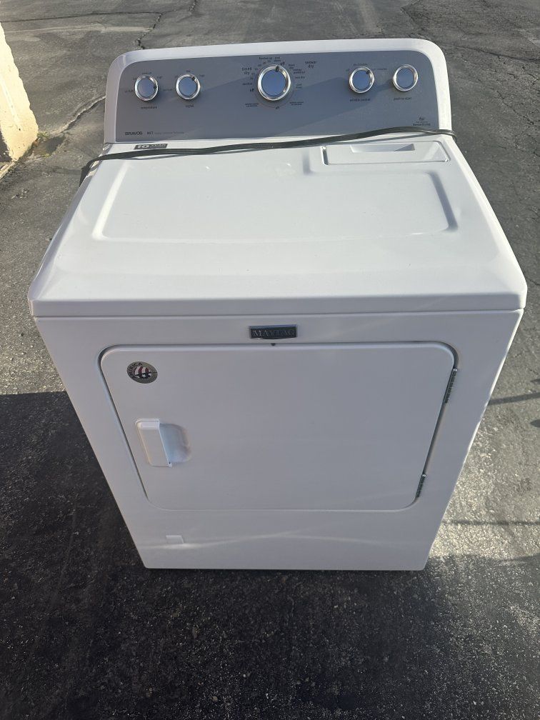 Maytag Bravos XL White Electric Dryer and Washer Set - Excellent Condition