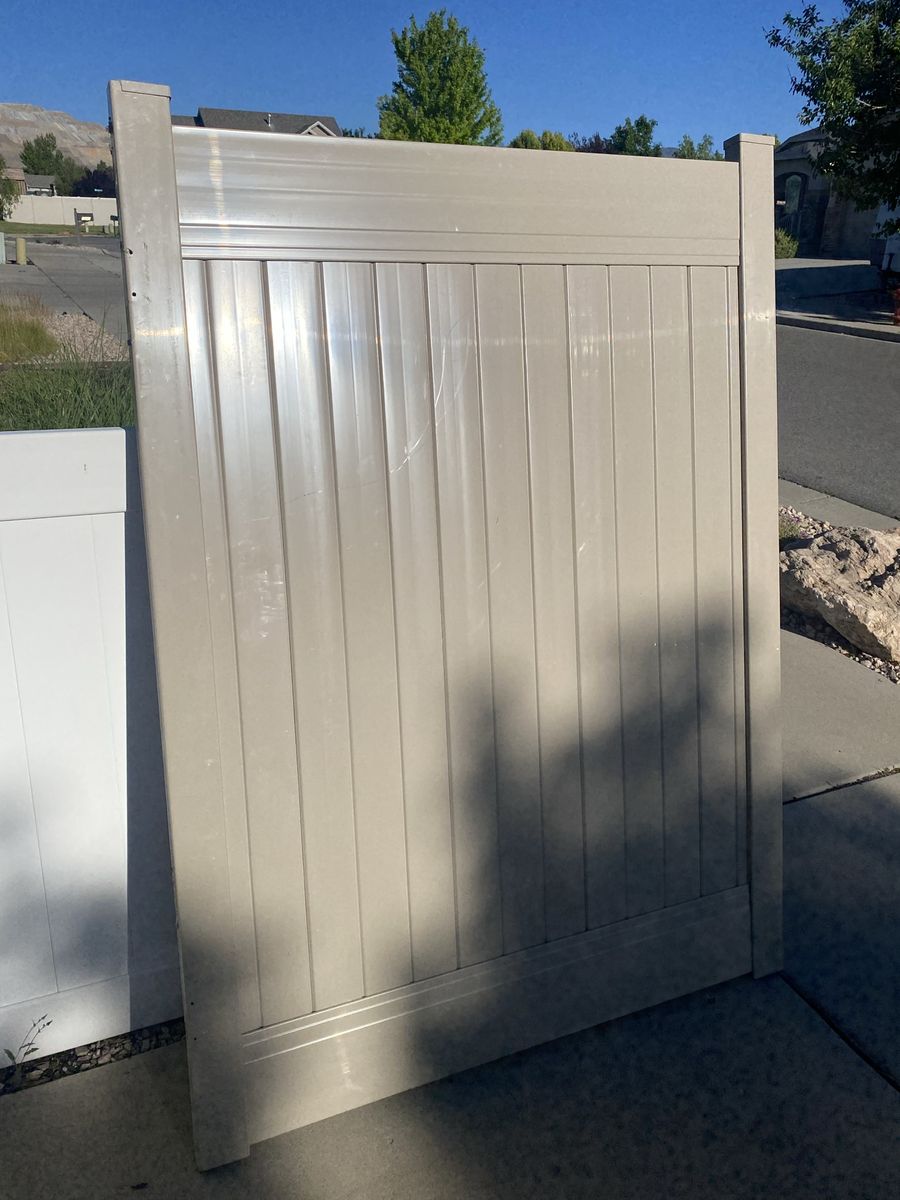 Vinyl Gates. Tan & White