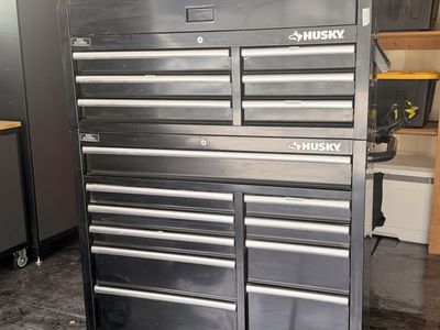 Husky Rolling tool chest
