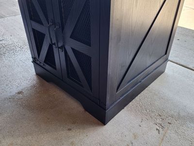 Farmhouse end table with charging ports , cash sale, will not deliver