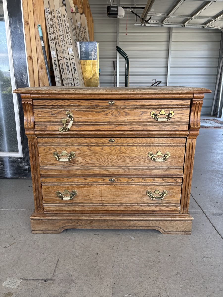 Vintage Oak Wood 3-Drawer Dresser with Brass Hardware - Rustic Storage Chest