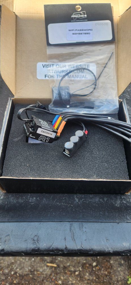 R1 Wurks Digital 3 esc with wireless adapter