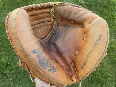 Rawlings 31.5 in. Youth Baseball Catcher’s Glove