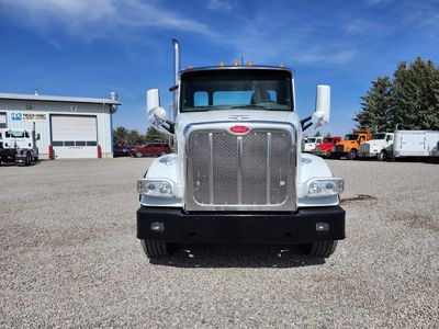 2015 PETERBILT 567 HOOK LIFT TRUCK
