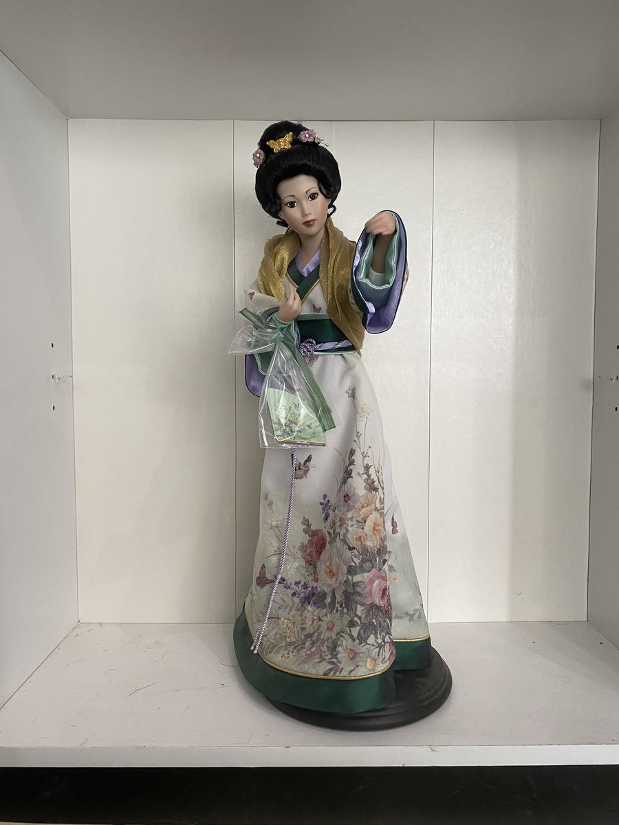 Large Collectible Porcelain Geisha Doll in Floral Kimono – Display Stand Included