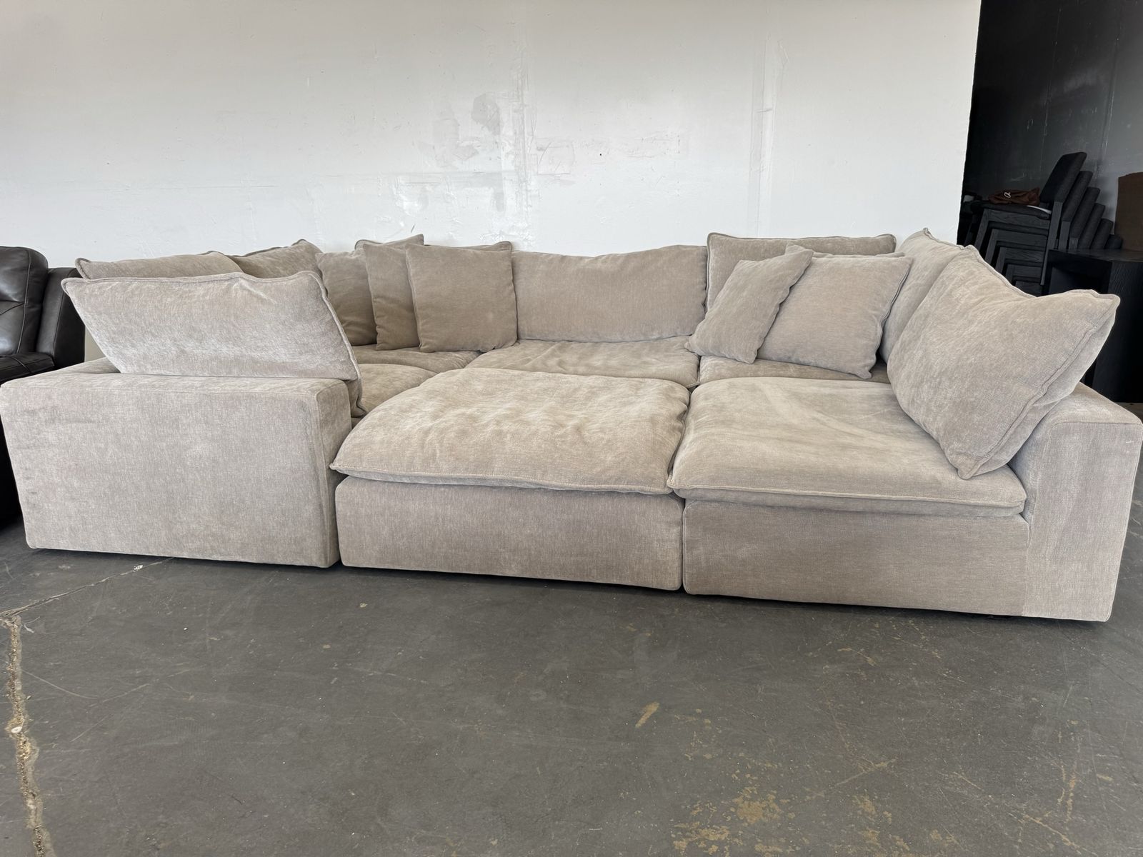 Main image 7
