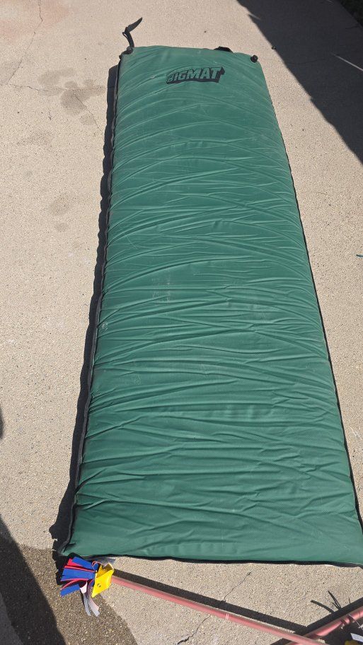 Self inflatable mattress