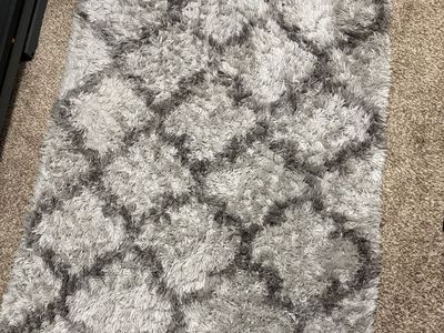 Grey Fuzzy Design Rug
