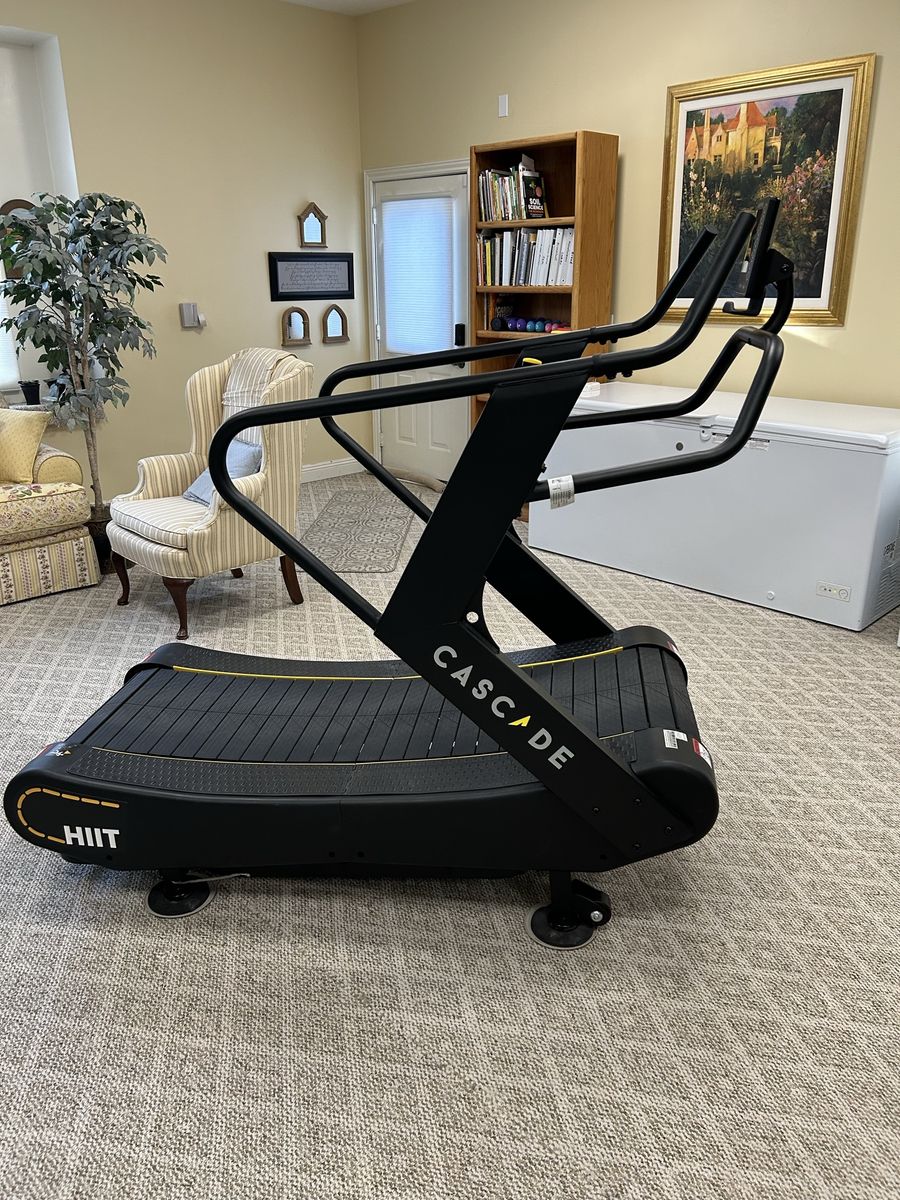 Cascade Ultra Runner Plus Curved Treadmill