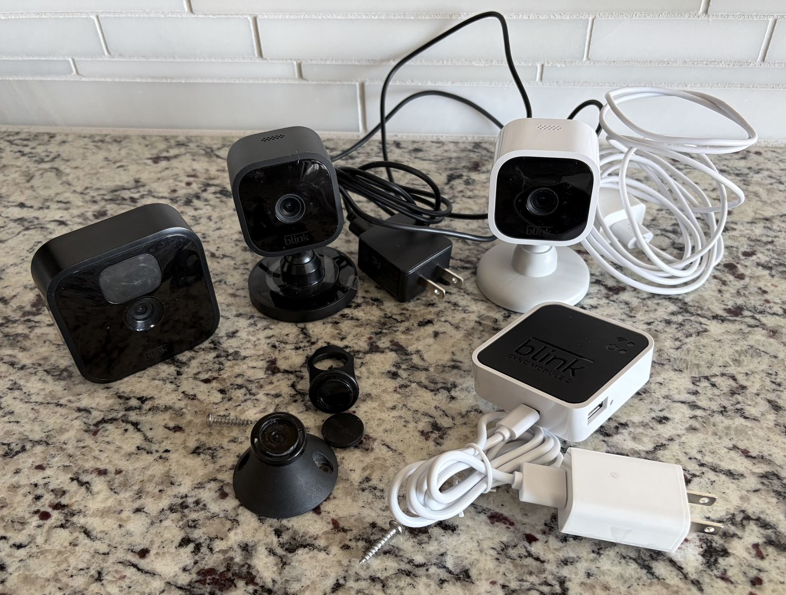 Blink Camera Bundle - 1 Module, 1 wireless Outdoor Camera & 2 Mini Indoor plug-in Cameras