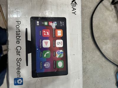 Universal car screen with car play