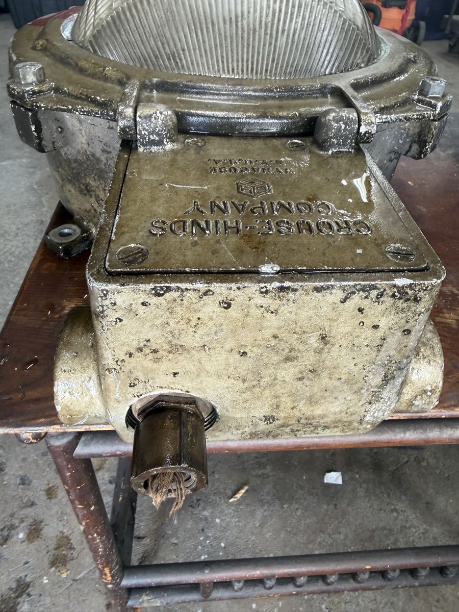 Main image 6
