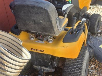 Cub Cadet XT1 LT42 LX42 Riding Lawn Mower with Bagger Attachment and Trailer