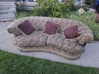 FREE super comfortable couch