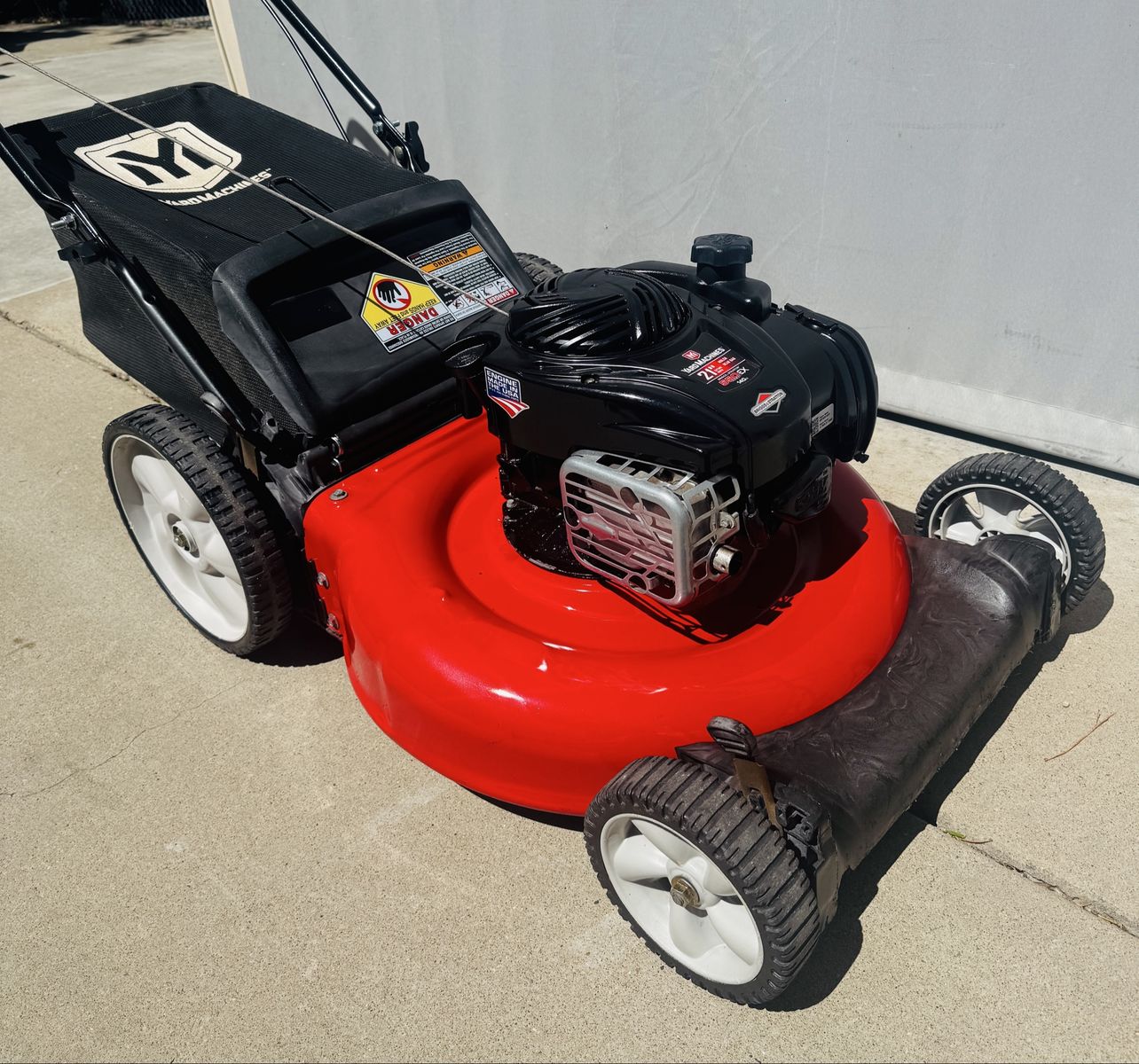 YARDMACHINE 140CC 21" inch Rear Bagger Push Mower