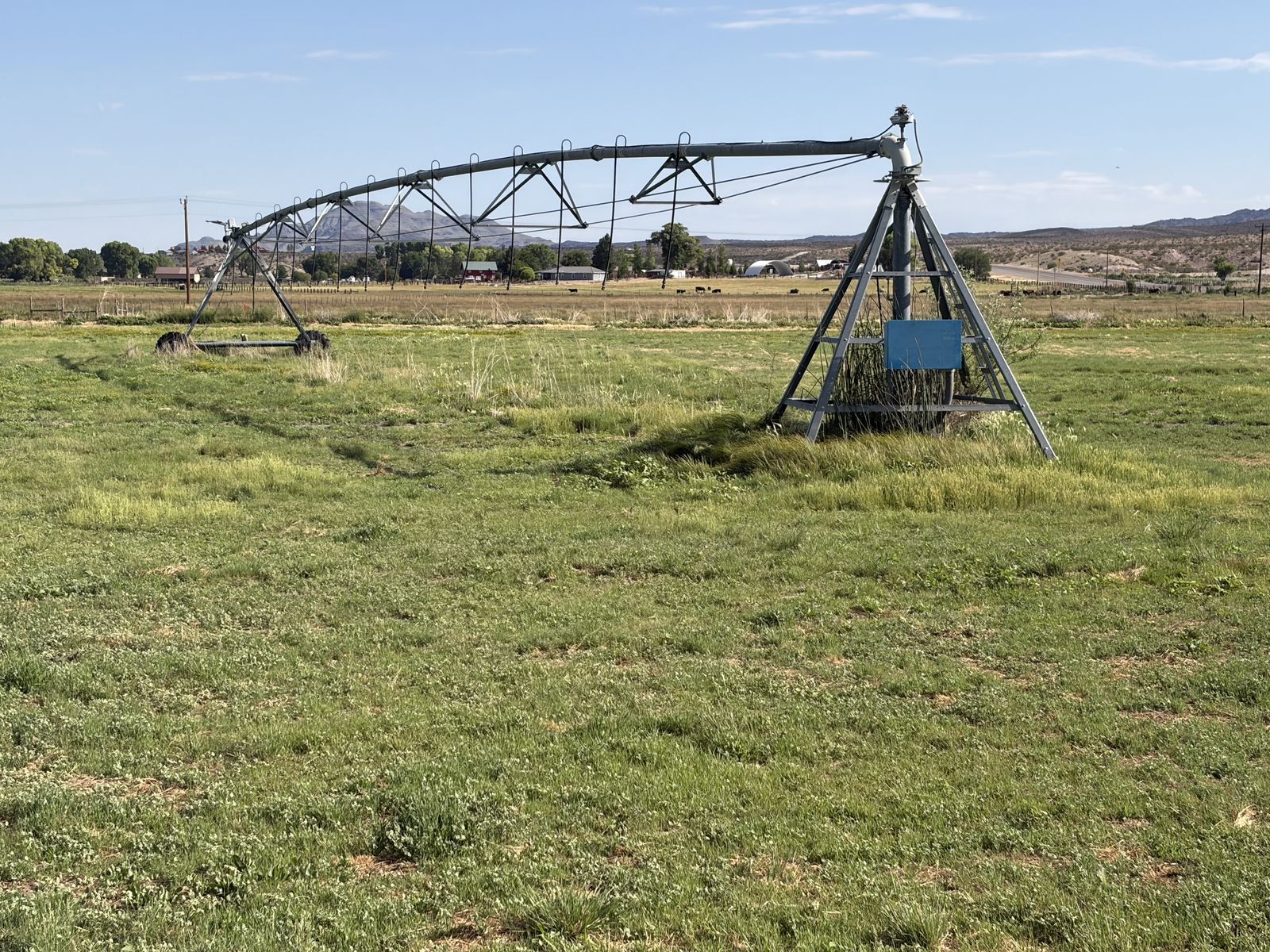2 and 3 tower Pivots for sale, 3 extra Motors, Rubber Drop lines with Spray Nozzles, extra pipe