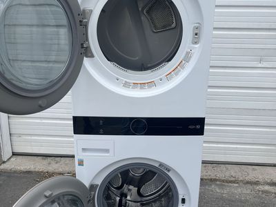 Like new LG THIN Q electric washtower,free delivery