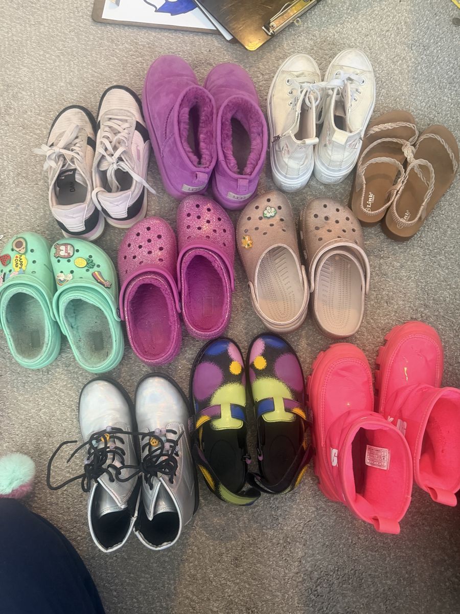 Several pairs of shoes