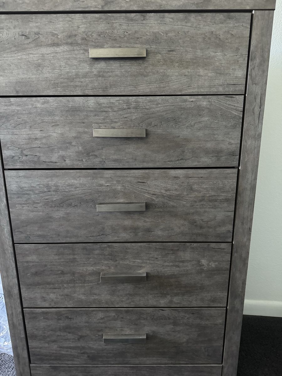 Tall Dresser Gray Wood Grain Finish Chest of Drawers 5-Drawer Storage Furniture
