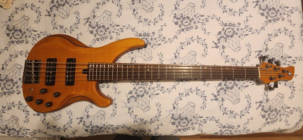 Yamaha TRBX605FM Bass
