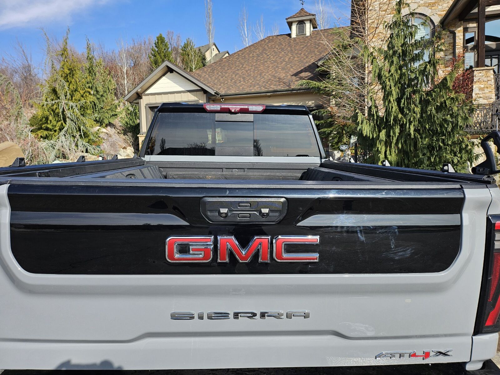 GMC 2500 HD Multi Pro Tailgate
