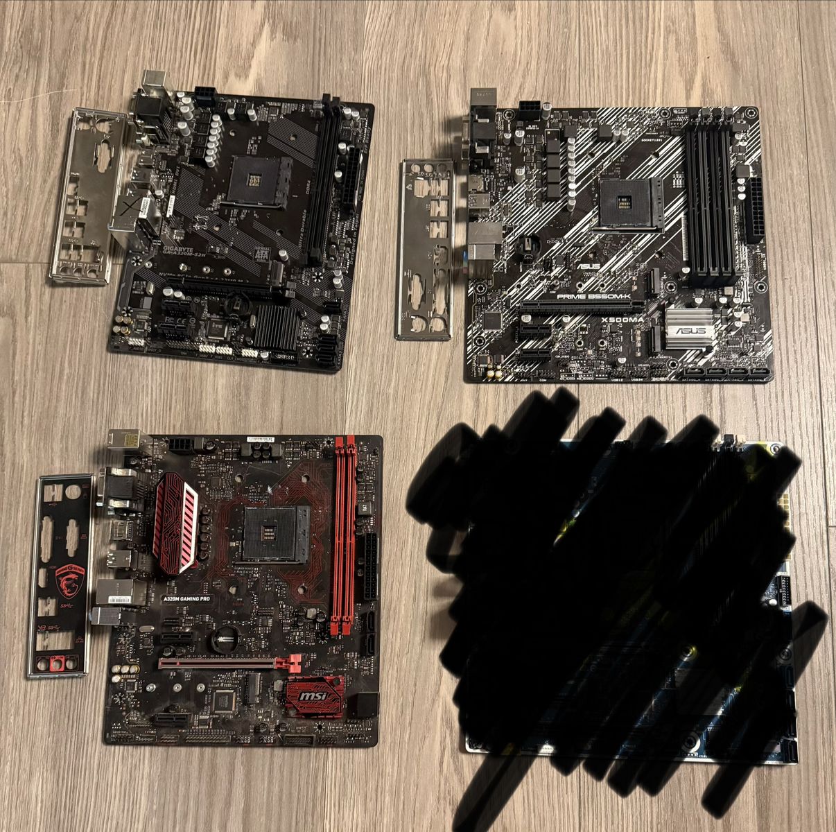 3 motherboards - For parts