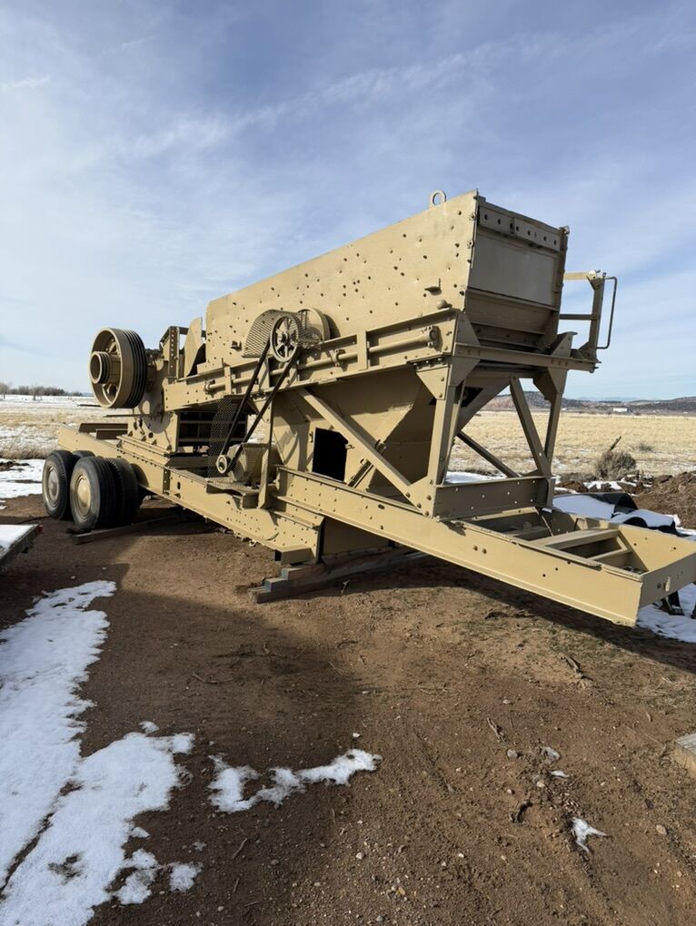 Jaw Crusher With 2 deck Screen