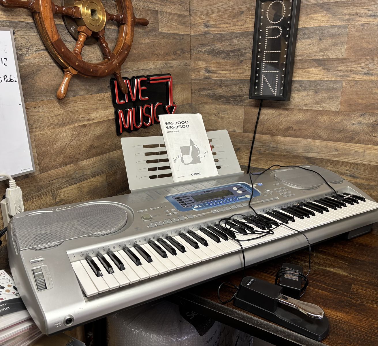 CASIO WK-3000 - Keyboard with stand