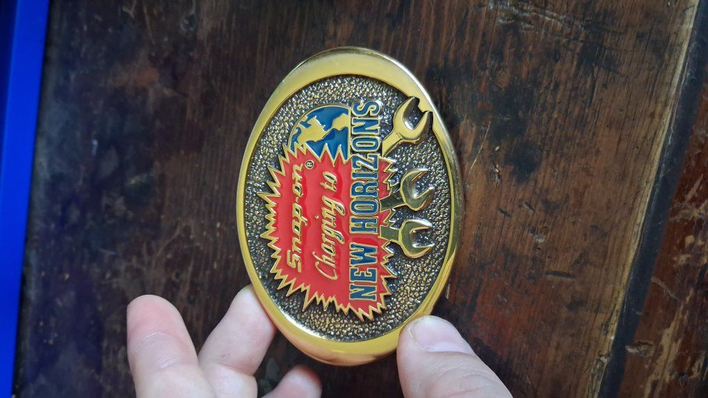 Vintage snap on belt buckle.