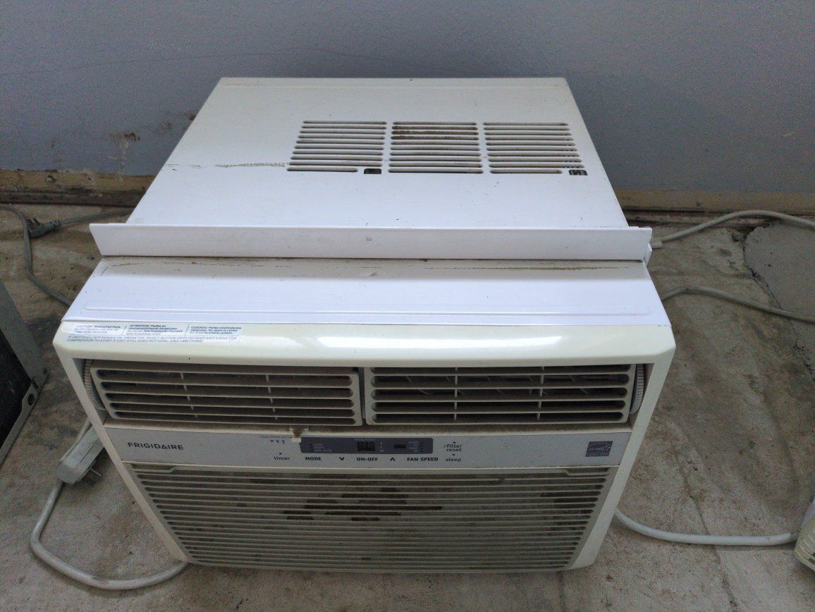 Frigidaire Window Air Conditioner - White, Energy Star Rated