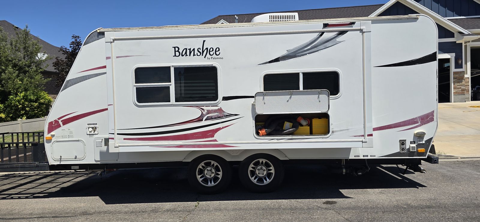 Main image 32