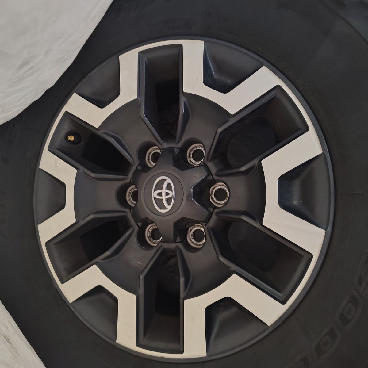 265/75R16 Toyota wheels and tires