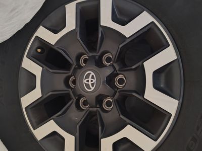 265/75R16 Toyota wheels and tires