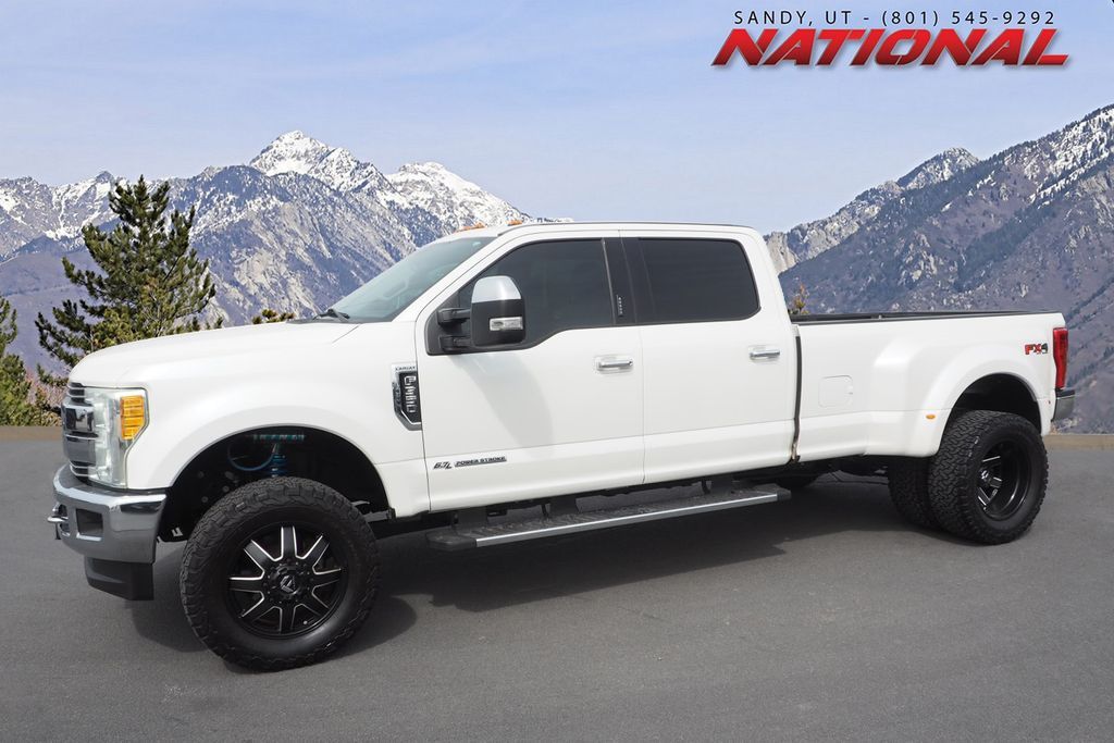 2017 Ford F-350 Super Duty Lariat