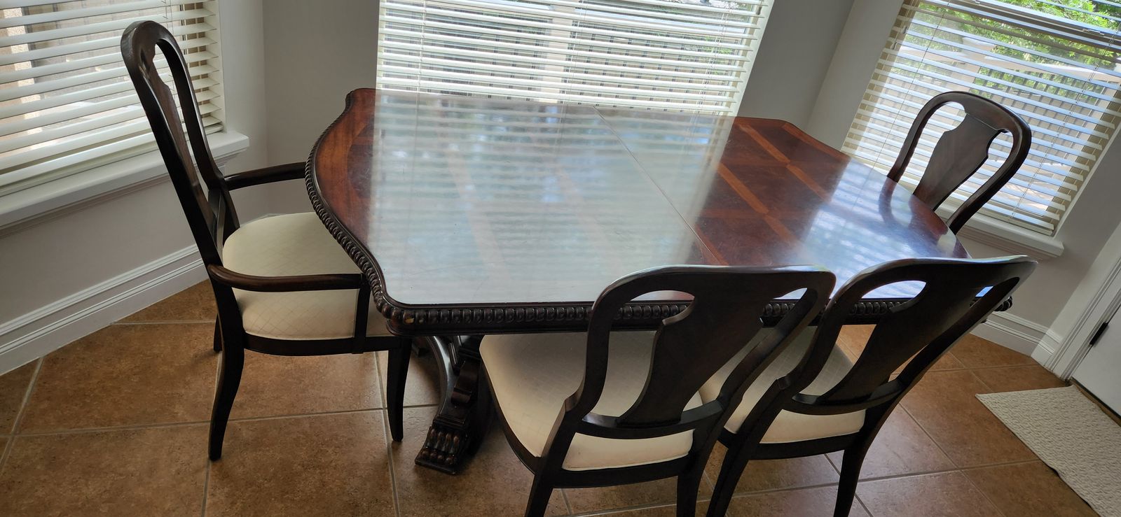 Large Dining Set w/ 8 chairs