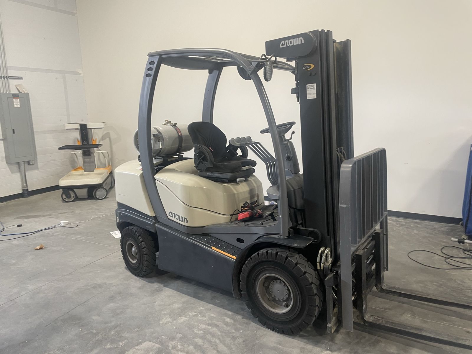Main image 4